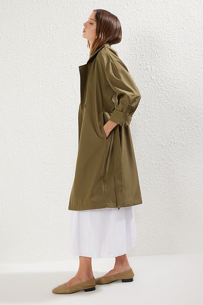 Trendyol Collection Khakifarbener, übergroßer Trenchcoat mit Gürtel TWOAW24TR00019