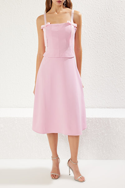 Trendyol Collection Ροζ φιόγκος σε γραμμή Α με λεπτομέρειες υφαντό κομψό μίντι φόρεμα TPRSS25EL00079