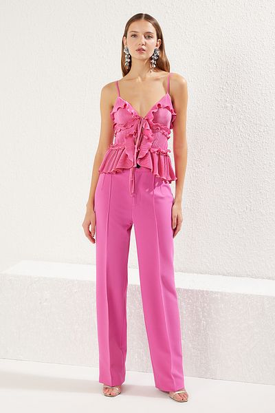 Trendyol Collection Fuchsiafarbene, plissierte Strickbluse mit Rüschen TPRSS25BZ00017