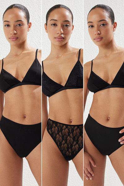 Trendyol Collection Schwarze 3-teilige Tanga-Strickhöschen aus Spitze, Baumwolle und Mikrostoff THMSS25KU00013
