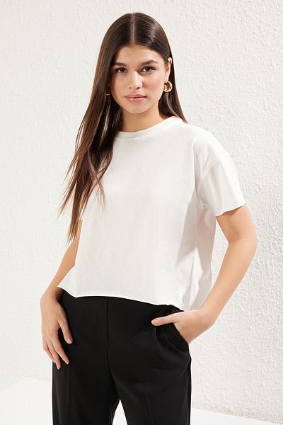 Trendyol Collection Ecru Crew Neck 100% Cotton Comfortable Short Cut T-Shirt - Twoss25Ts00034