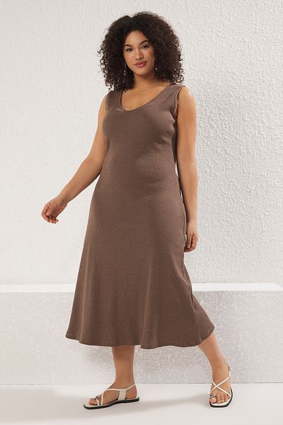 Trendyol Curve Brown Ribbed A-Line Midi Knitted Dress Tbbss24Ah00130