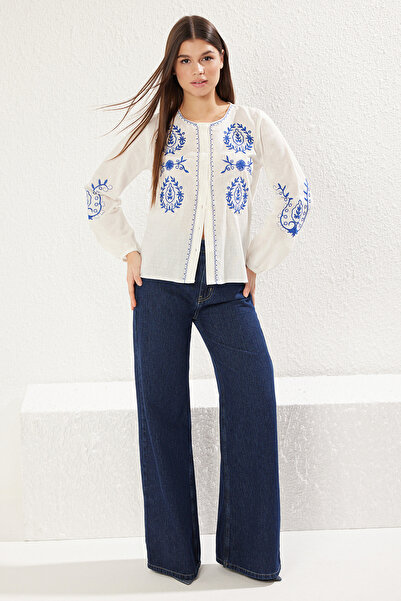 Trendyol Collection White Embroidery Detail Flamed Fabric Regular Regular Fit Woven Shirt Twoss25Go00048