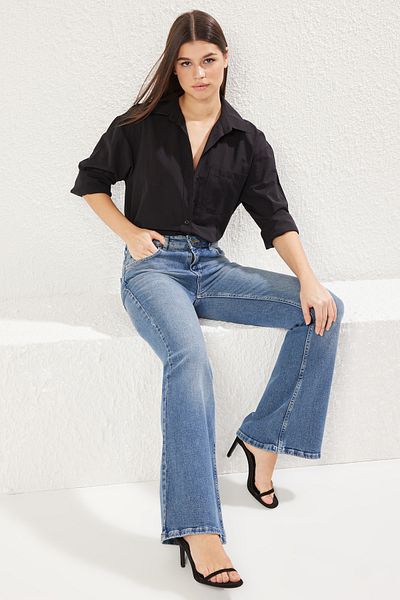 Trendyol Collection Blugi evazați cu talie joasă albastru TWOSS25JE00192