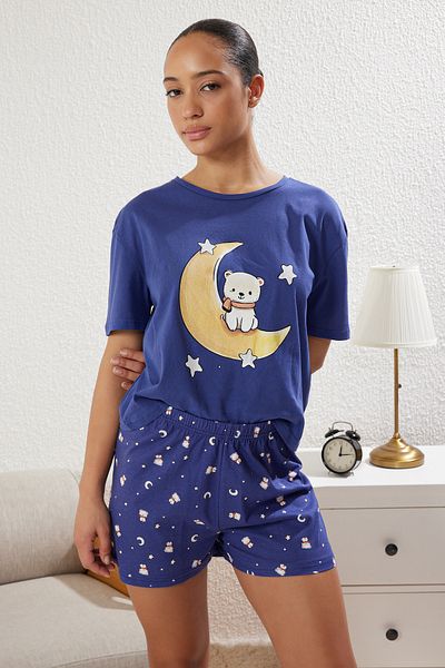 Trendyol Collection Mackó és csillag mintás 100% pamut sötétkék pizsama szett - THMSS25PT00081