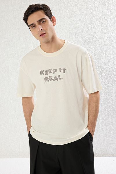 Trendyol Collection Μπλουζάκι Ecru Crew με κέντημα μεγάλου μεγέθους - TMNSS25TS00023