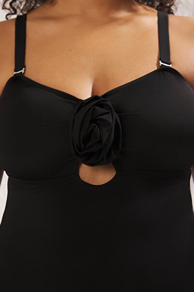 Trendyol Curve Černé růžové doplňky Detailní popruhy Plavky velké velikosti Tbbss25Am00008