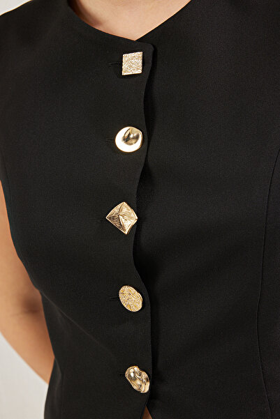 Trendyol Collection Schwarze gewebte Weste mit normaler Rundhalsausschnitt und Knopfdetail TWOSS25YE00035