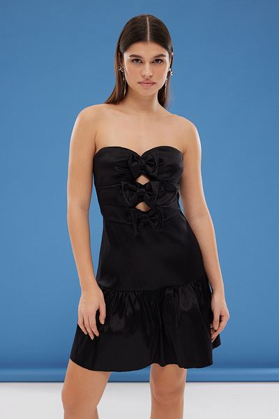 Trendyol Collection Μαύρο στράπλες φιόγκο με λεπτομέρεια υφαντό κοντό κομψό φόρεμα TPRSS25EL00072