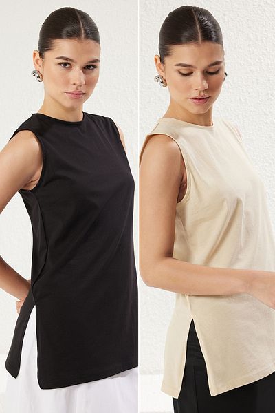 Trendyol Modest Schwarzes, ärmelloses Strick-T-Shirt mit Schlitzdetail – TCTSS25RT00001