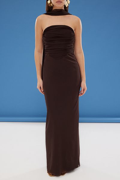 Trendyol Collection Braunes, gestricktes Maxi-Abendkleid und Heimkehrkleid aus Tüll mit Schal TPRSS25AE00056