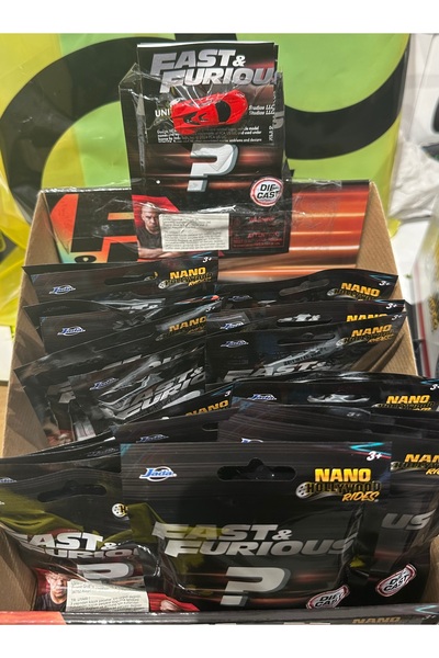 Jada Hızlı ve Öfkeli Araba (Gizemli Paketinde 1 Araba) -Metalden 12 Ayrıntılı Nano Arabadan 1'i (4 cm)