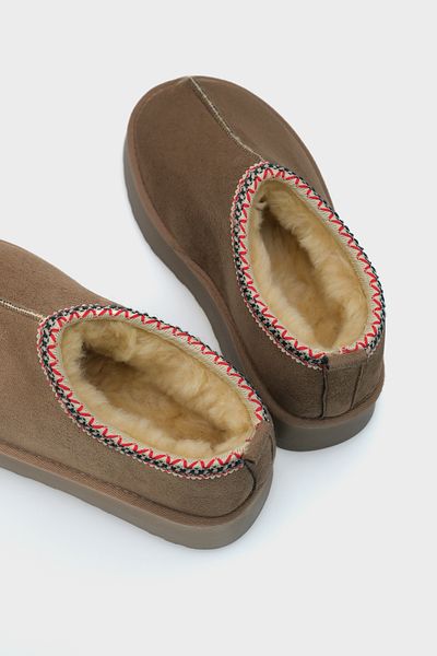 Capone Outfitters Damen-Hausschuhe aus Lammfell mit dicker Sohle und runder Zehenpartie