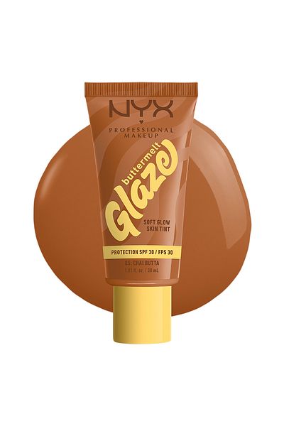 NYX Professional Makeup Buttermelt Glaze Soft Glow Skin Tint + SPF/FPS 30,12h Wear, Chai Butta