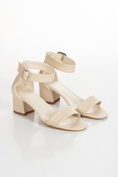 Kapriss γυναικεία καλοκαιρινά πέδιλα με χοντρή αγκράφα