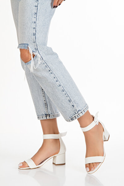 Kapriss γυναικεία καλοκαιρινά πέδιλα με χοντρή αγκράφα