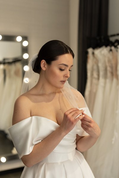 JetDukkan Wedding Veil, Short, 55 cm with Dense Pearls and Comb – Bridal Veil, Wedding Veil, Bridal Accessory