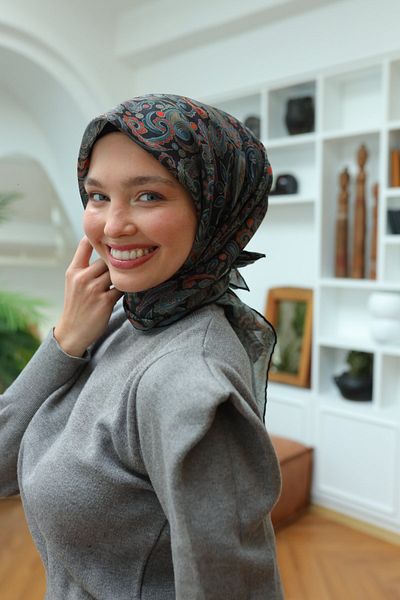 Silk Home 73071-44 Model Soft Scarf