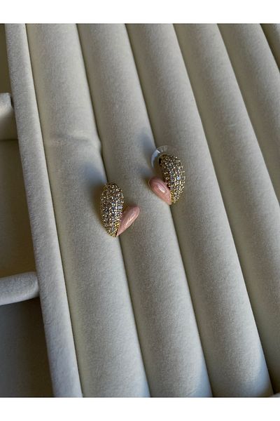 Gizem Eren Pink heart earrings