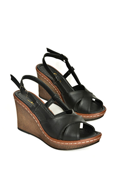 Fox Shoes Чорні жіночі туфлі на підборах з набивкою K674041309