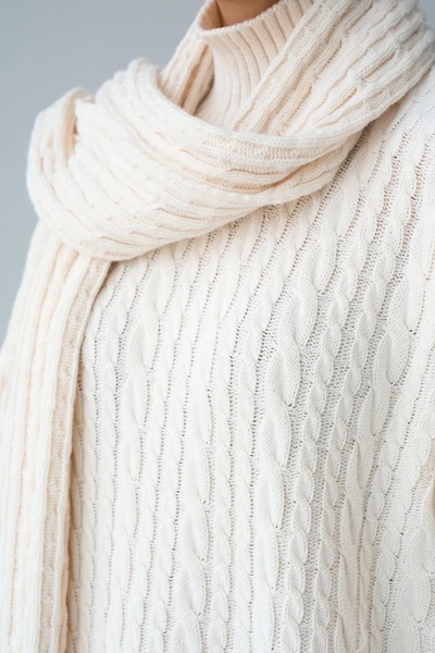 BELLA FASHION Ekru - 3-Piece Knitwear Set with Scarf-Sweater-Pants Hair Braid Model