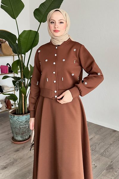 InStyle Кафяв костюм с водолазна пола с камъни