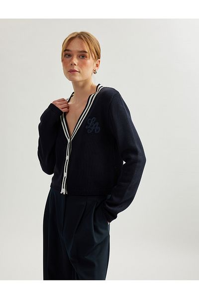 Koton Buttoned V-Neck Long Sleeve Women's Knitwear Cardigan