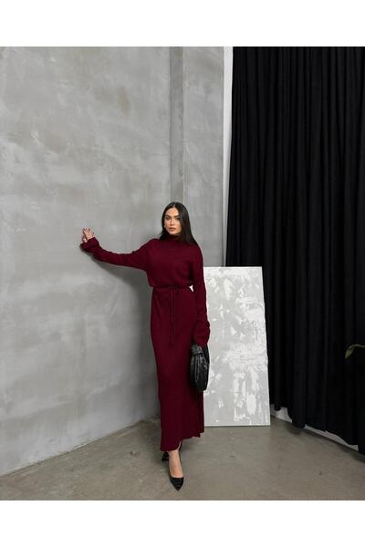 TİSHOOSTORE فستان محبوك باللون العنابي مع تفاصيل دانتيل بأكمام إسبانية