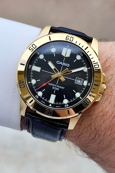 Casio ساعة يد رجالية باللون الأسود والأصفر مقاس 45 ملم
