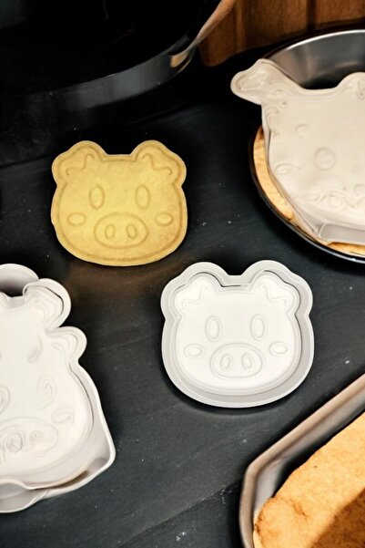 Cypnova Piggy Cookie Mold – Set of 3 Cute Animal Figures