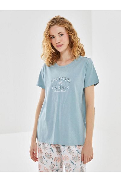LC Waikiki Set pijama capri pentru femei LCW DREAM cu decolteu rotund