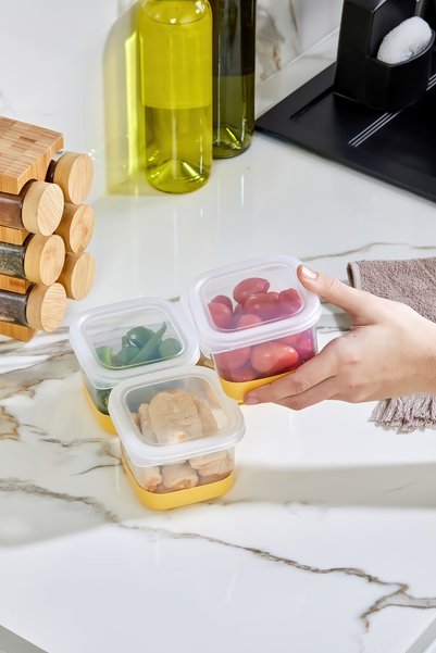 Poomy 4'Lü Set Silikon Tabanlı Dikdörtgen 550 ml Difriz Saklama Kabı - Derin Dondurucu Saklama Kabı