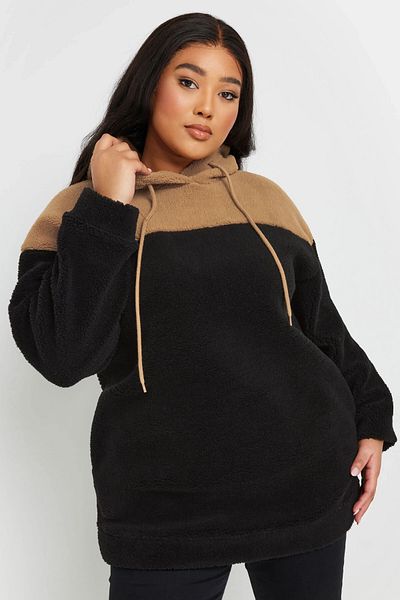 Stil Diva Plus Size Long Sleeve Plush Sweatshirt with Hood and Pocket 303796