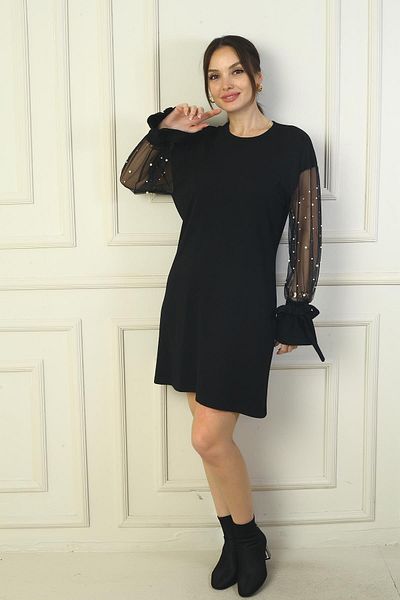 By Saygı Rochie scurtă de damă cu gât rotund, cu mâneci din tul cu perle