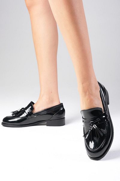 Mio Gusto Meline Black Color Patent Leather Women's Casual Oxford Shoes