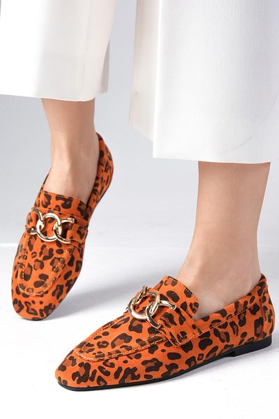 Mio Gusto Myrcella Genuine Suede Orange Color Leopard Print Chain Accessory Blunt Toe Women's Loaf
