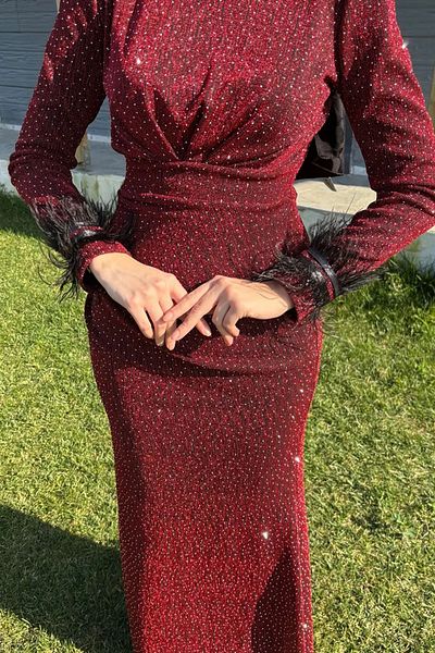 Tesettür Diyarı Red Hijab Evening Dress - Feather Detail and Parilt