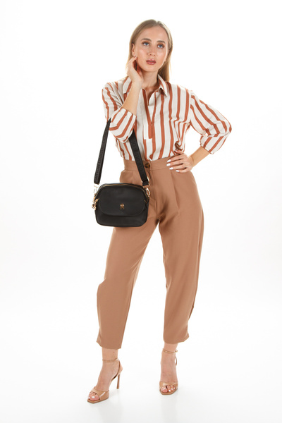 Newish Geantă de umăr pentru femei din satin negru - curea încrucișată reglabilă