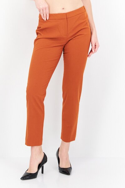 Calvin Klein بنطلون شينو نسائي ضيق بقصة صغيرة، لون صدئ