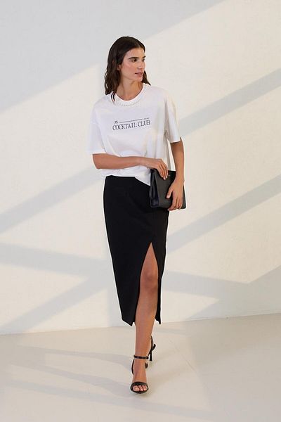 Setre Crew Neck Ecru T-Shirt - Shoulder and Neck Detail