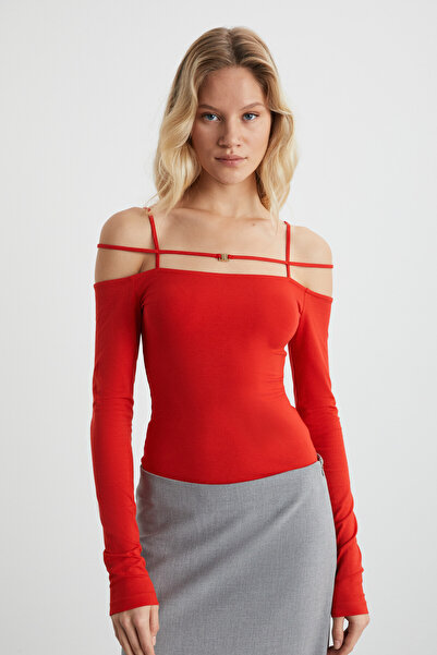 GRIMELANGE Lıadan Kadın Viscon Likralı Dekoratif Tokalı Ve Askılı Kırmızı Bluz