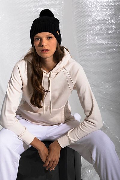 Nordbron Black Soft Beret - Winter Acrylic Model Deena with Logo Detail