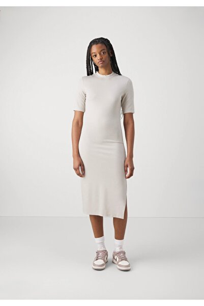 Nike Спортивний одяг Необхідна жіноча обтисла сукня середньої довжини Krem Kadın Elbise