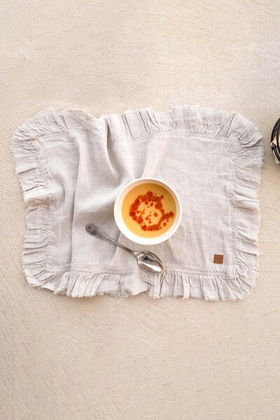 Barine Американський сервіз з 2-ма серветками з рюшами, натуральний