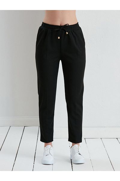 CottonChief Black Knitted Crepe Elastic Waist Pocket Carrot Cut Women's Trousers