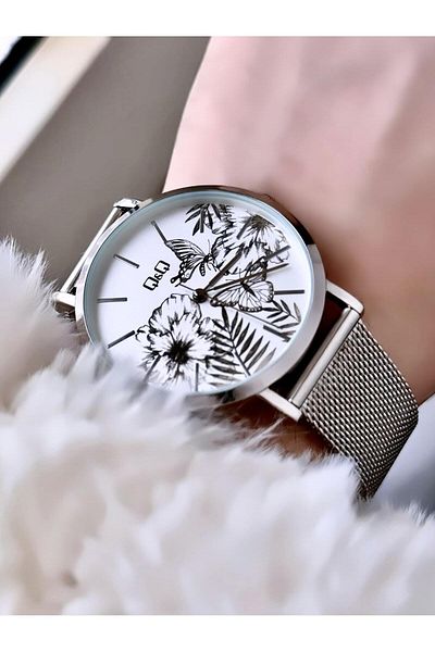 Q&Q Women's Straw Cord Wristwatch