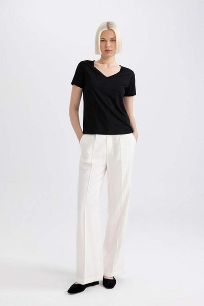 DeFacto Regular Fit V-Neck Short Sleeve T-Shirt W9204Az