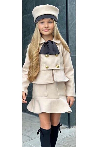 Riccotarz Κοριτσίστικο μπεζ κοστούμι με ασύμμετρη κοπή και λεπτομέρεια με κουμπιά βολάν