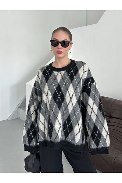 Laluvia Schwarzer Pullover mit mehreren Rautenmustern – 7183