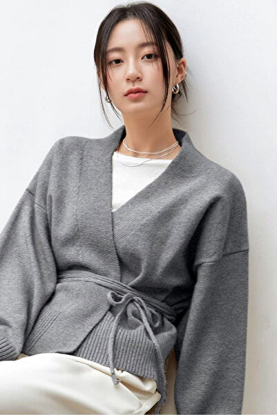 Vivika İpli Bağlamalı Kapamasız Orta Kalın Standart Boy Uzun Kollu V Yaka Kru...